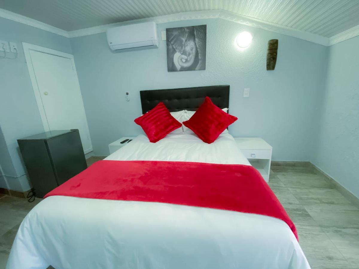 Kv Luxury Guest House ヨハネスブルグ エクステリア 写真