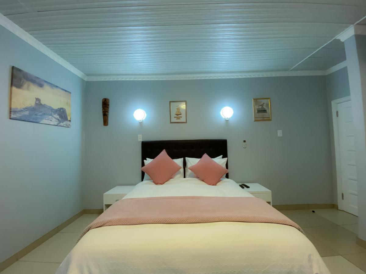 Kv Luxury Guest House ヨハネスブルグ エクステリア 写真