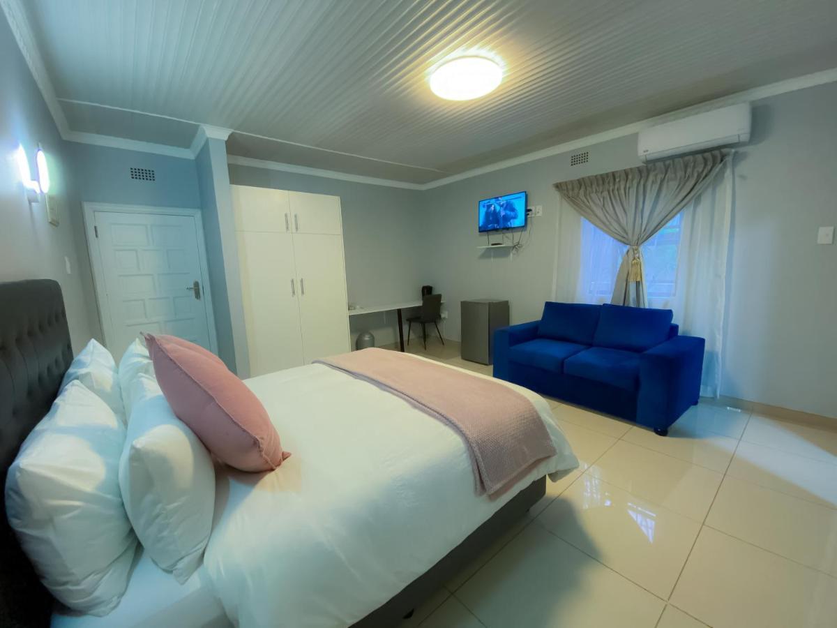 Kv Luxury Guest House ヨハネスブルグ エクステリア 写真