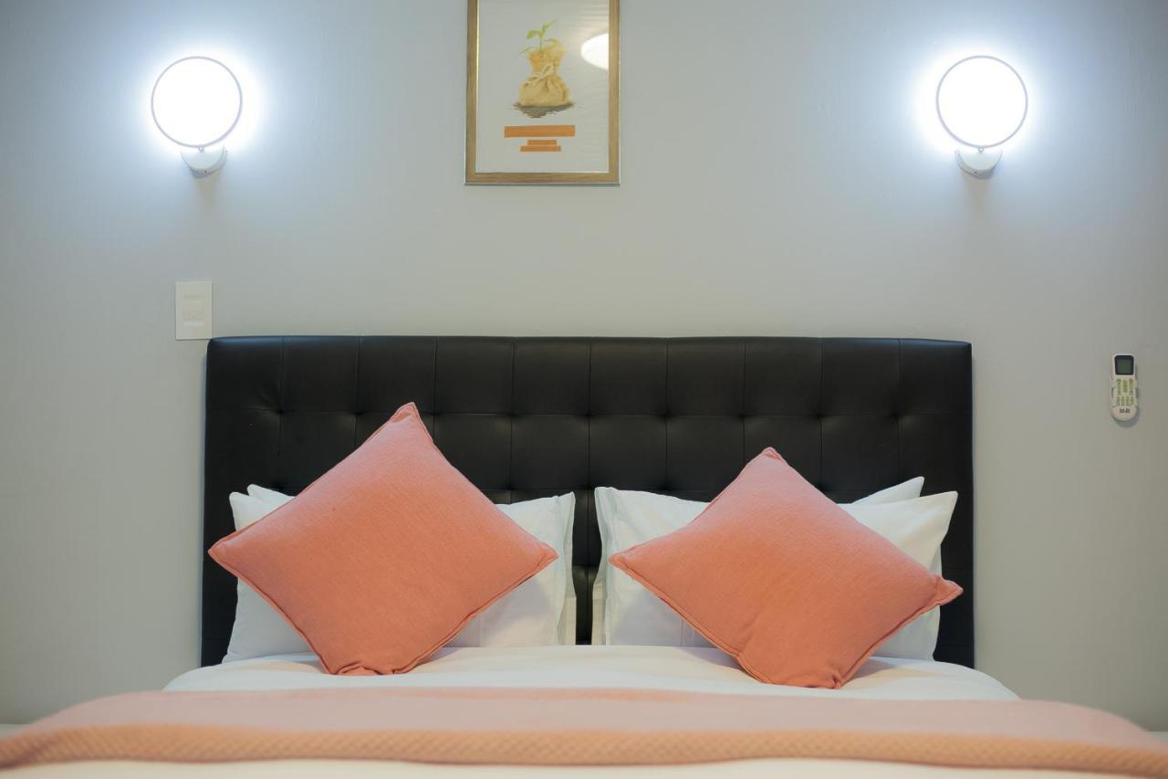 Kv Luxury Guest House ヨハネスブルグ エクステリア 写真
